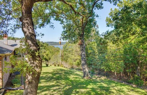 Clarkridge House | Walk to Bull Shoals Lake: Dog-Friendly Midway Home