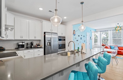 Wake Forest Condo | Walk to Downtown | Coffee Bar | 3 King Beds