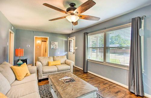 Forney House | Walk to Dtwn Forney GiGis Place with Fire Pit