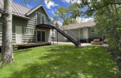 Ouray Cabin | Walk to Everything in Ouray, ideal location! Air conditioner!
