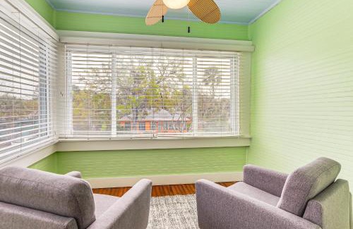Palmetto Apartment | Walk to Manatee River Palmetto Unit with Sunroom