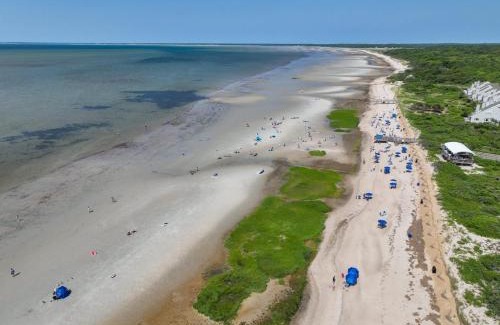 Brewster House | Walk to Private Bayside Beach