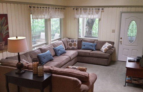 Massanutten House | Walk to Slopes & Tubing, MiniGolf, GoCarts, Zipline Course plus MORE!