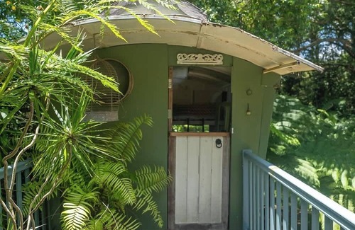 Bangalow House | Walk to Town Pet-Friendly l Nova Escapes