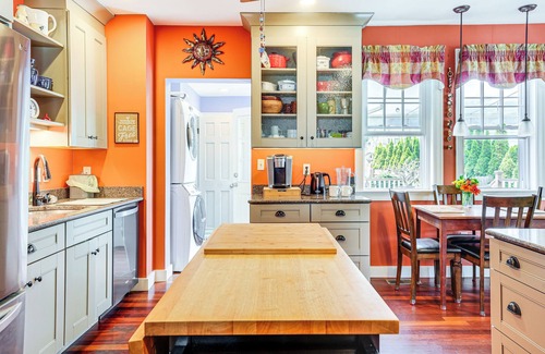 Manchester-by-the-Sea House | Walk to the T: North Shore Retreat Near Salem Fun!