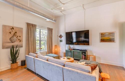 Hillsboro West End Apartment | Walk to Vanderbilt Eclectic Apt in Nashville