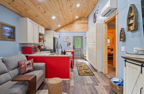 Lake Luzerne-Hadley House | Walkable ADK: Riverfront, Dock, Golf, Ski, Hot Tub, Pets - The Hummingbird Camp