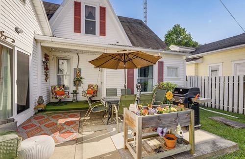 West Liberty House | Walkable Group Getaway w/Bikes in West Liberty!