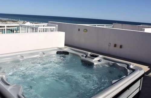 Fort Walton Beach Condo | Walking On Sunshine Penthouse w/ Private Rooftop Terrace & Hot Tub - VPH04