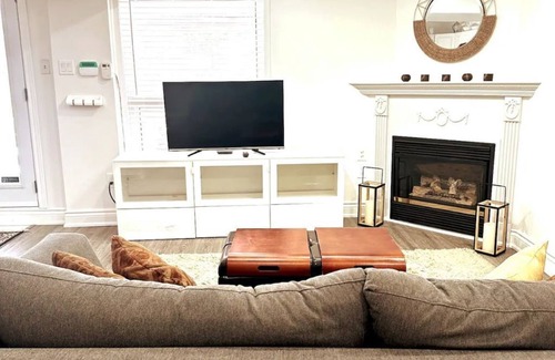 Hurontario House | Walkout basement apartment close to heartland and Square one shopping center.