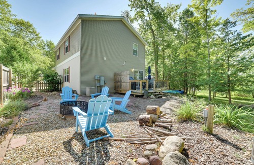 Walloon Lake House | Walloon Lake Getaway w/Fire Pit - Walk to Water!