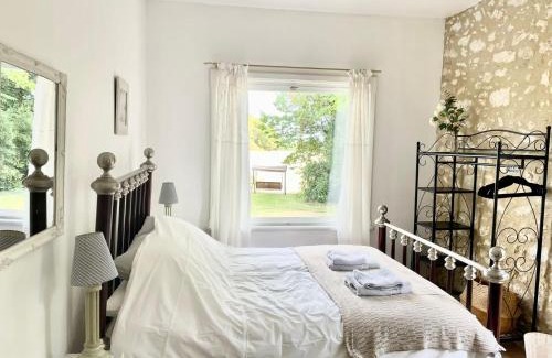 Eymet House | Walnut Gite Sleeps 2 with Terrace