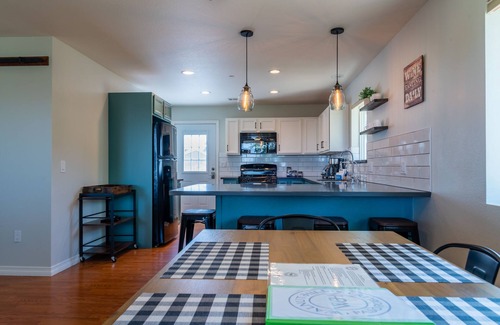 Paso Robles House | Walnut Hill-Endless Vineyard Views From Your Front Porch!