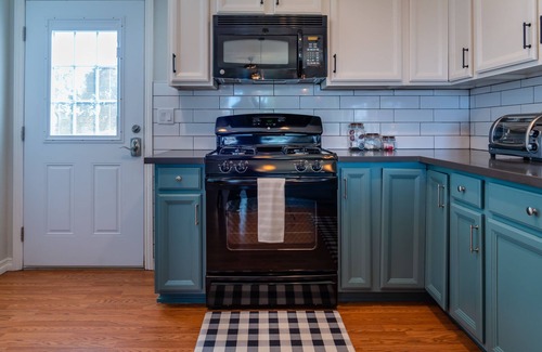 Paso Robles House | Walnut Hill-Endless Vineyard Views From Your Front Porch!