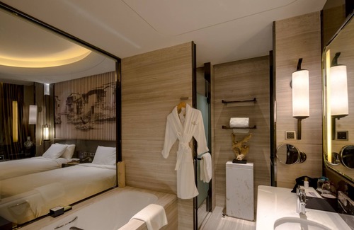 Jinghu District Hotel | Wanda Realm Wuhu