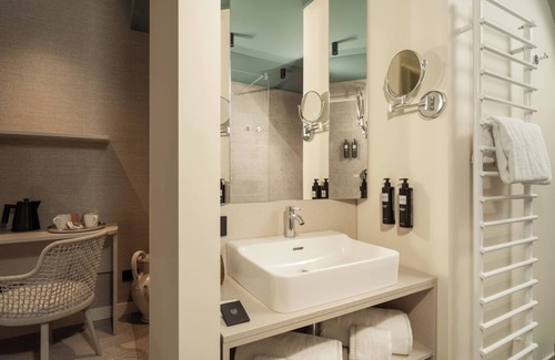 Bardolino Hotel | WANDERLUST HOTEL - Suite & SPA