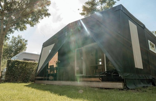 Raar Cabin | Want a unique camping experience? Then choose to stay in a Coco Sweet: it's not a tent, it's not a caravan, but it's very cosy!