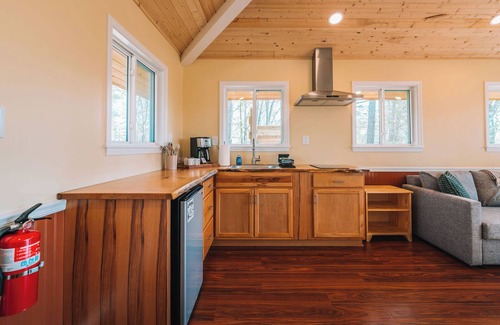 Rogers Cabin | 'Warbler' - One of our cute and tidy Lookout Cabins