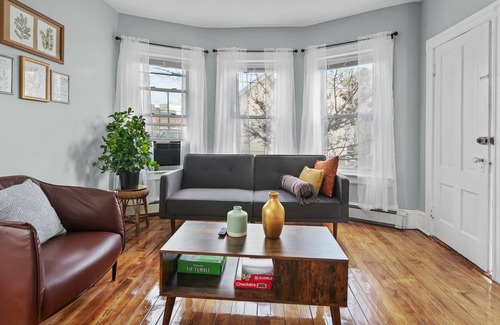 Upper South Providence Apartment | Warm and Stylish, close to Hospitals and Downtown