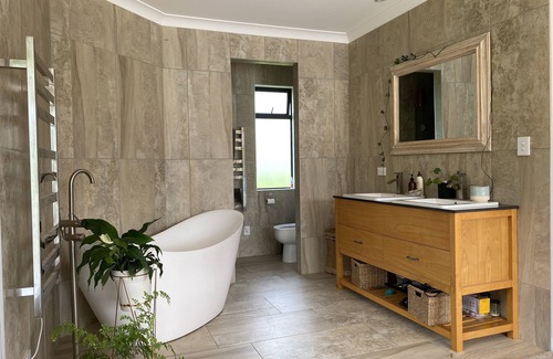 Tamahere House | Warm Beautiful Home Close to Field Days