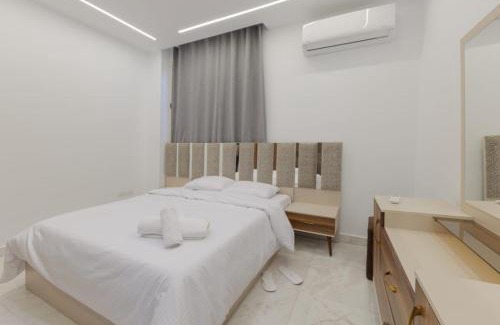 Sheikh Zayed City Villa | Warm family palace with garden and pool in Royal City