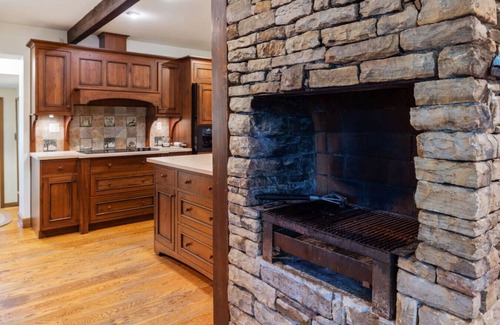 Champion Cabin | Warm Historic Mountain Cabin.