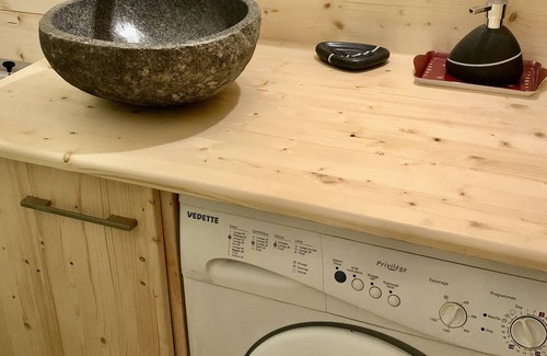 Saint-Jean-Saint-Nicolas Apartment | warm, quiet and comfortable 3-star studio