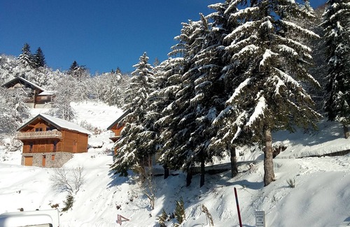 Saint-Jacques-des-Blats Apartment | Warm refuge for family vacations