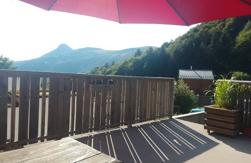 Saint-Jacques-des-Blats Apartment | Warm refuge for family vacations