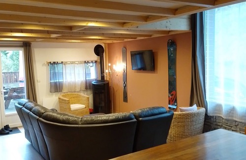Saint-Jacques-des-Blats Apartment | Warm refuge for family vacations
