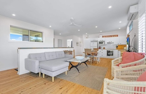Culburra Beach House | Warrain Beach House - 3pm Checkout