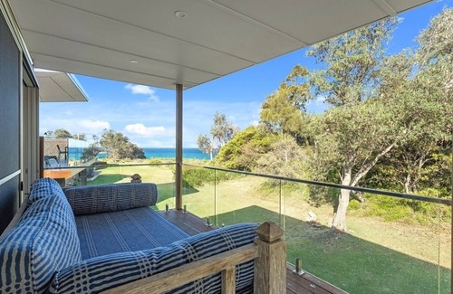 Culburra Beach House | Warrain Beach House - 3pm Checkout