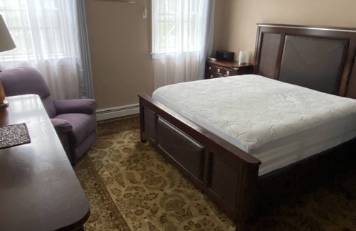Cleveland Circle Condo | Washington Square condo near trains, Boston College