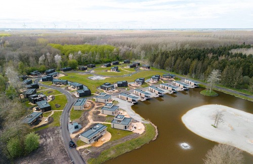 Zeewolde House | Water Lodge in Netherlands with Terrace Access
