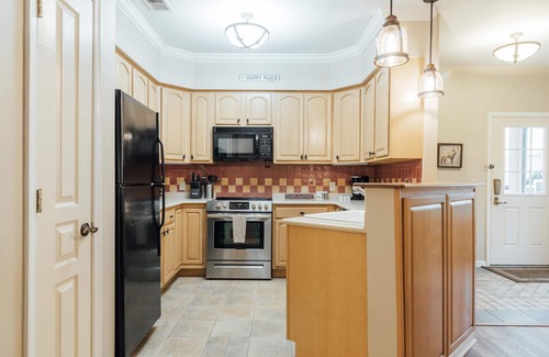 Vernon Condo | Water Park (Next Door) Pool Hot Tubs Mtn Creek Wineries #12-11P