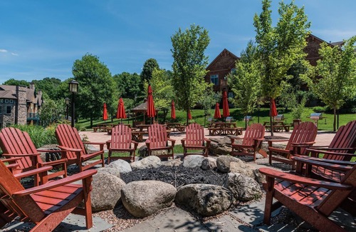 Vernon Condo | Water Park (Next Door) Pool Hot Tubs Mtn Creek Wineries #12-11P