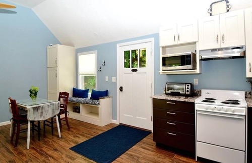 Bellvale Cottage | Waterfall Cottage - Romantic Luxury Escape - nearby hiking, wineries and skiing