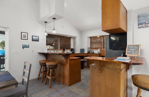 Port Isabel Cottage | Waterfront 2 Bedroom 3 Beds Cottage