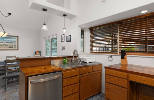 Port Isabel Cottage | Waterfront 2 Bedroom 3 Beds Cottage