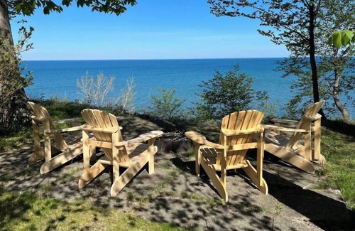 Plympton-Wyoming House | Waterfront All-season Home - Cliff Haven on Huron