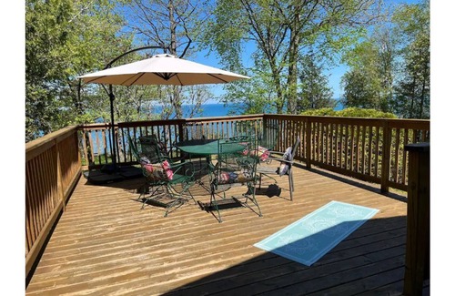 Plympton-Wyoming House | Waterfront All-season Home - Cliff Haven on Huron