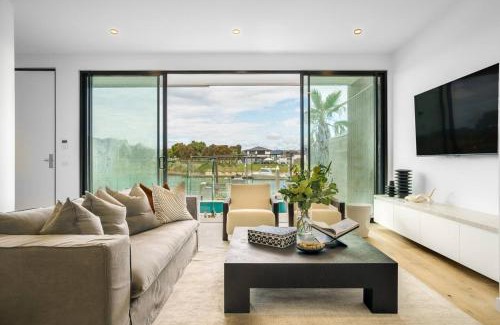 Safety Beach Villa | Waterfront at Martha Cove - Premium Poolside Luxury