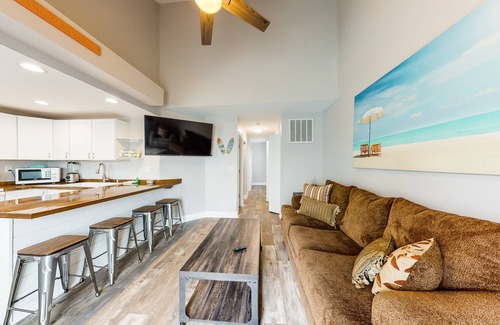Midtown Ocean City Cottage | Waterfront beach cottage w/full kitchen, cable, free WiFi - close to the beach