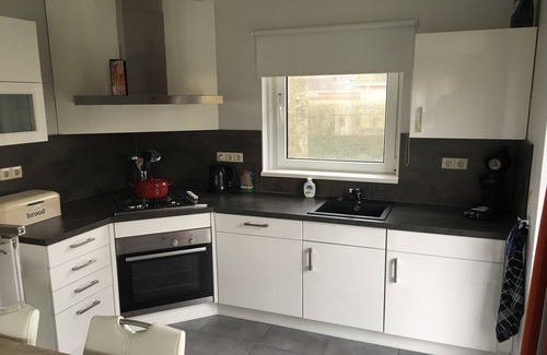 Eernewoude House | Waterfront bungalow with private jetty