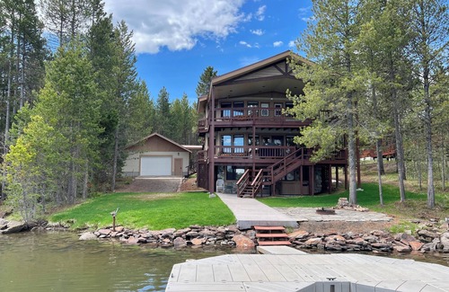 Island Park Cabin | Waterfront Cabin With Beautiful View Of Mt. Sawtelle & close to Yellowstone Park