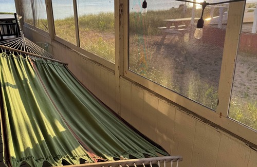 Newbury Cottage | Waterfront Cottage with Private Beach