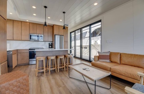 Key West Boat Rental | Waterfront & Heated Pool - Awai's Floating Villa