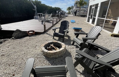 Key Largo House | Waterfront Home, Boat Dock, Sunset View, Kayaks, Fire Pit, 3 Bedrooms, 2 baths