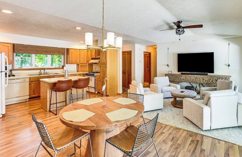 Grawn House | Waterfront Home on Duck Lake: 8 Mi to State Park!