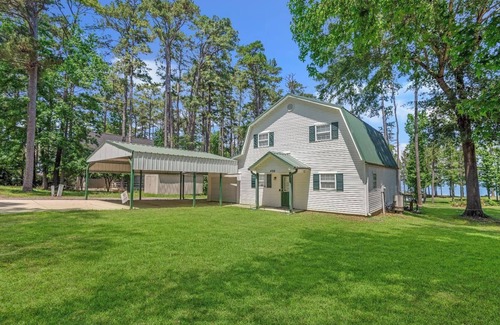 Jasper House | Waterfront Home on South End of Lake Sam Rayburn in Westwood Subdivision